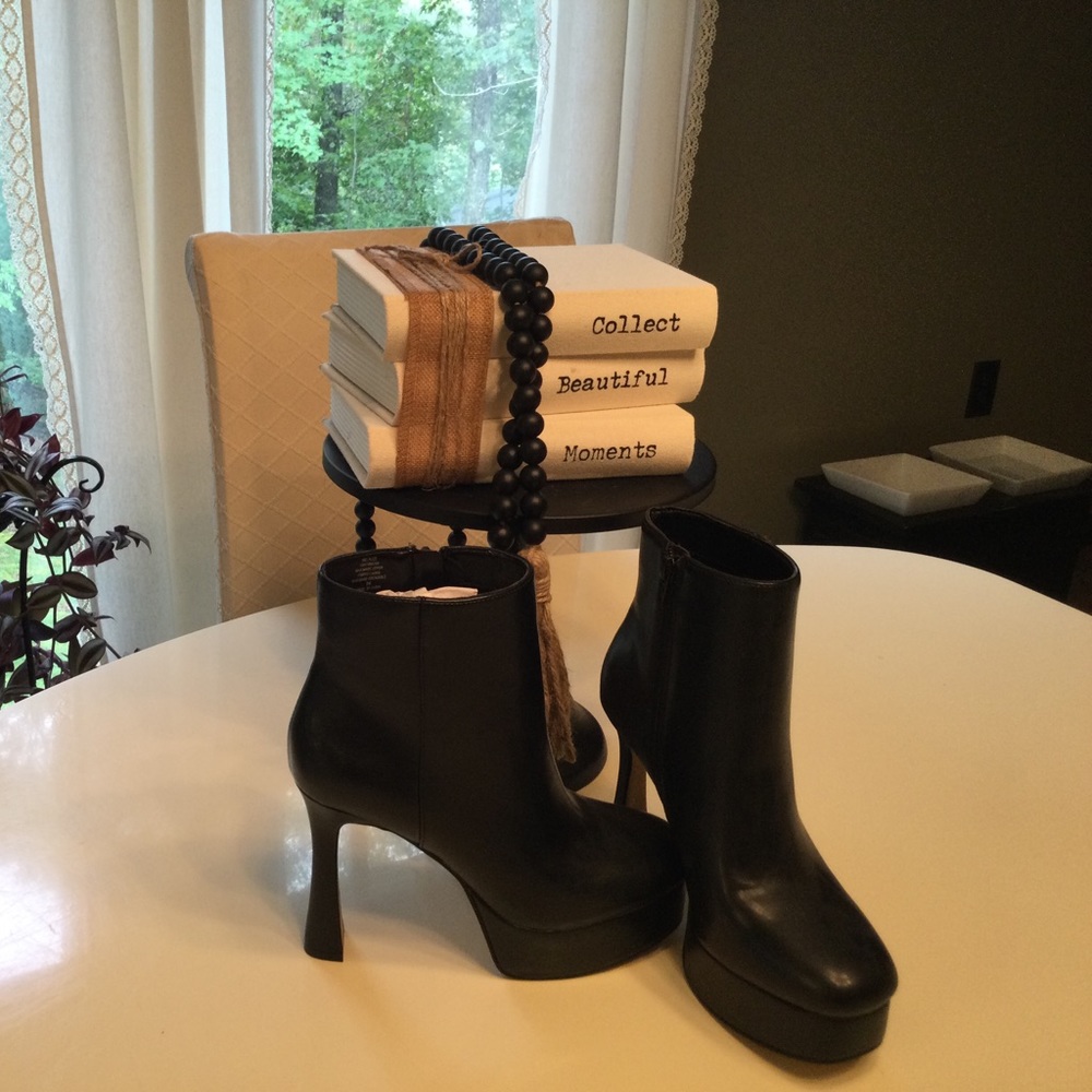 🖤🤎🩵FIRM NWOB Alize platform boots.